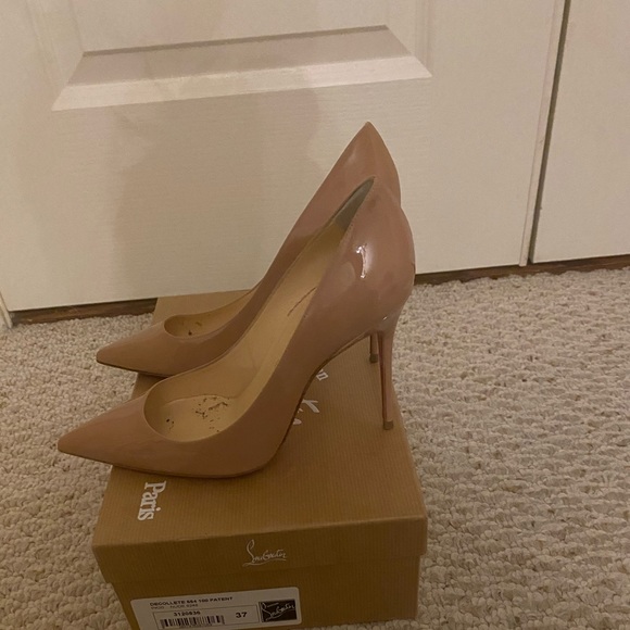 CHRISTIAN LOUBOUTIN
Decollete 554 100 patent - Picture 3 of 8